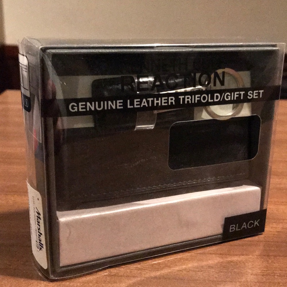 Leather trifold wallet gift set